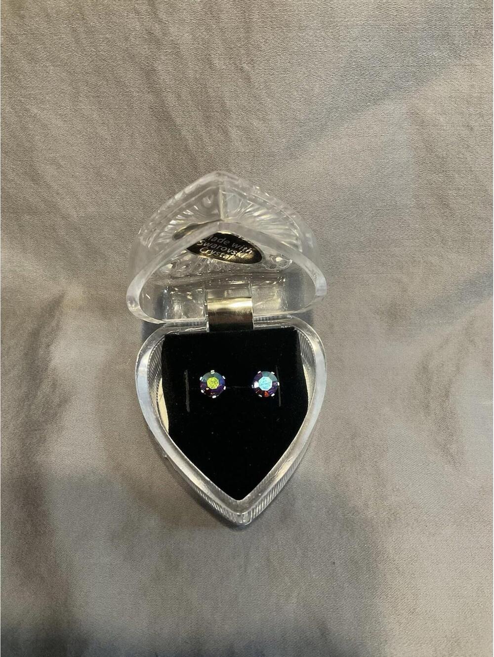 NWOT MEDIUM Aurora Stud Earrings Made with Swarovski Crystal in Heart Box #1329